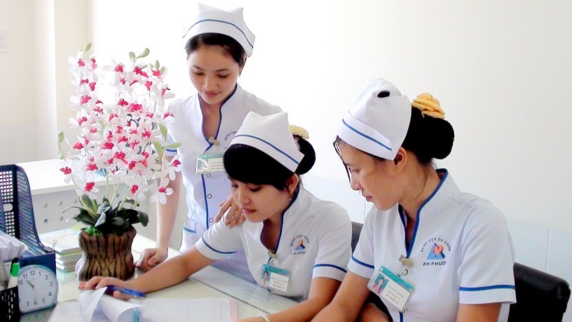 Lớp “Điều dưỡng chăm sóc sức khỏe tâm thần” khóa 1